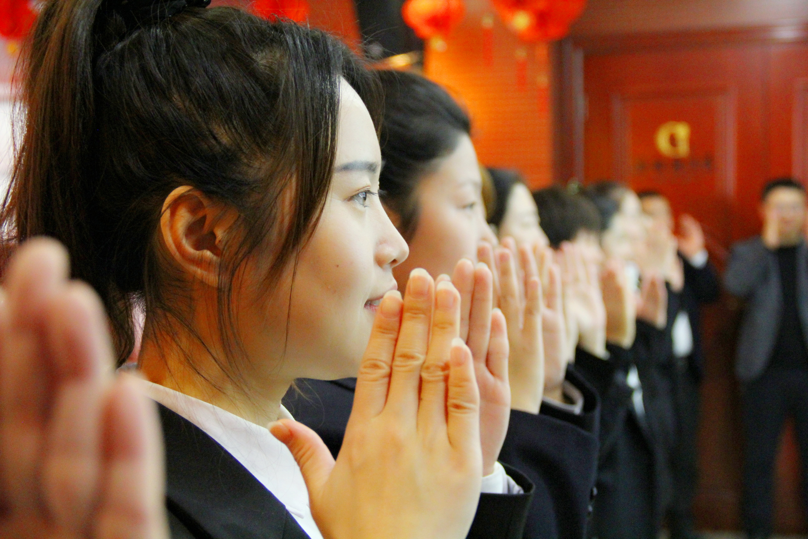全面提升服務(wù)質(zhì)量，樹立良好企業(yè)文化！